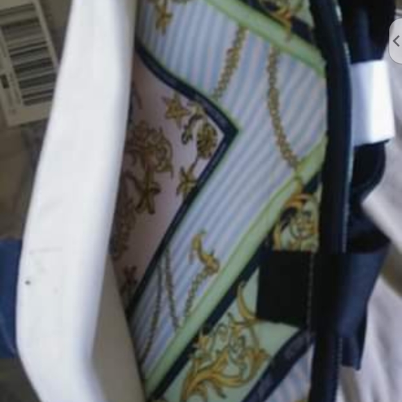 Victoria secret,golden insulated tote bag - Picture 3 of 5